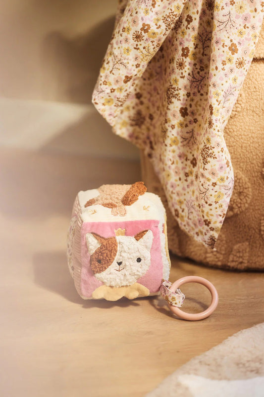 Activiteitenkubus - Fairies - Bibi Kidz - Kinderhaarspeldjes en baby accessoires voor pasgeboren baby bij Bibi Kidz, zachte babykleding, speendoekjes, spenen en gepersonaliseerde kraamcadeaus voor baby’s.