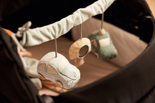 Wagenspanner- On the go - Bibi Kidz - Kinderhaarspeldjes en baby accessoires voor pasgeboren baby bij Bibi Kidz, zachte babykleding, speendoekjes, spenen en gepersonaliseerde kraamcadeaus voor baby’s.