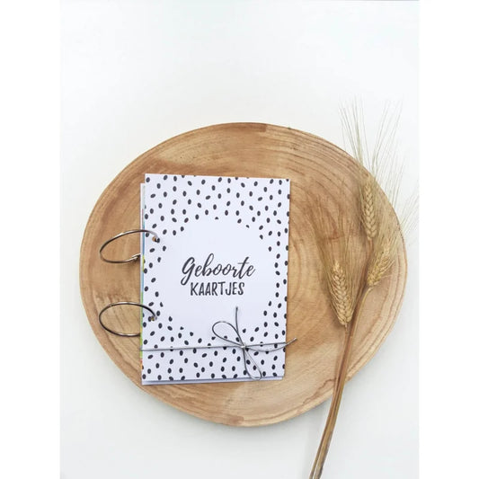 Bewaarbundel Geboortekaartjes - Stip - Bibi Kidz - Kinderhaarspeldjes en baby accessoires voor pasgeboren baby bij Bibi Kidz, zachte babykleding, speendoekjes, spenen en gepersonaliseerde kraamcadeaus voor baby’s.