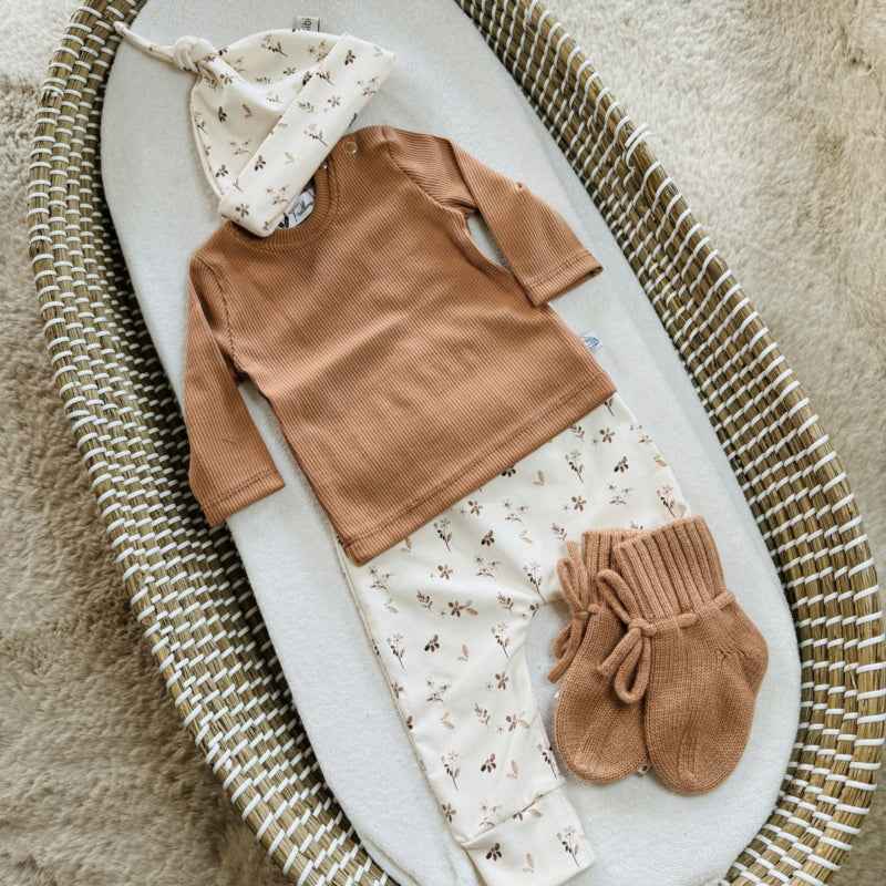 Mutsje - Beige Bloemen