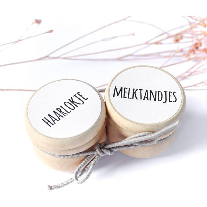 Bewaardoosje - Melktandjes + Haarlokje - Bibi Kidz - Kinderhaarspeldjes en baby accessoires voor pasgeboren baby bij Bibi Kidz, zachte babykleding, speendoekjes, spenen en gepersonaliseerde kraamcadeaus voor baby’s.