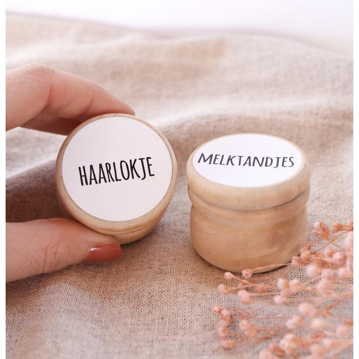 Bewaardoosje - Melktandjes + Haarlokje - Bibi Kidz - Kinderhaarspeldjes en baby accessoires voor pasgeboren baby bij Bibi Kidz, zachte babykleding, speendoekjes, spenen en gepersonaliseerde kraamcadeaus voor baby’s.