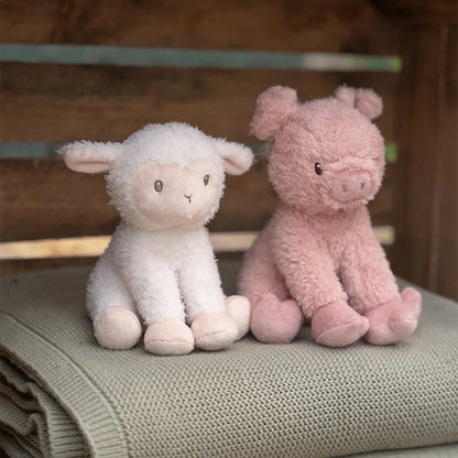 Knuffel schaap - Bibi Kidz - Kinderhaarspeldjes en baby accessoires voor pasgeboren baby bij Bibi Kidz, zachte babykleding, speendoekjes, spenen en gepersonaliseerde kraamcadeaus voor baby’s.
