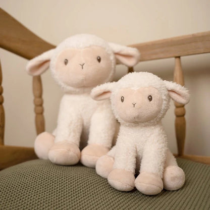 Knuffel schaap - Bibi Kidz - Kinderhaarspeldjes en baby accessoires voor pasgeboren baby bij Bibi Kidz, zachte babykleding, speendoekjes, spenen en gepersonaliseerde kraamcadeaus voor baby’s.
