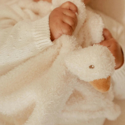 Knuffeldoekje Little Goose - Bibi Kidz - Kinderhaarspeldjes en baby accessoires voor pasgeboren baby bij Bibi Kidz, zachte babykleding, speendoekjes, spenen en gepersonaliseerde kraamcadeaus voor baby’s.