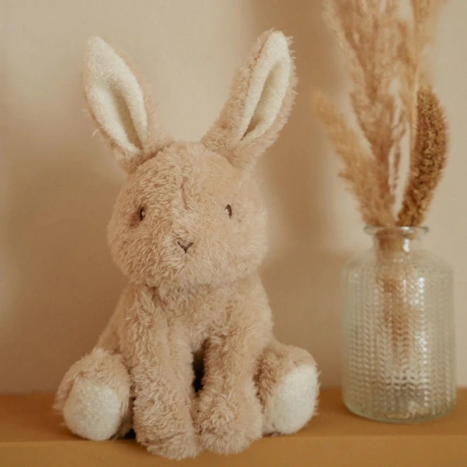 Knuffel konijn 15cm - Bibi Kidz - Kinderhaarspeldjes en baby accessoires voor pasgeboren baby bij Bibi Kidz, zachte babykleding, speendoekjes, spenen en gepersonaliseerde kraamcadeaus voor baby’s.