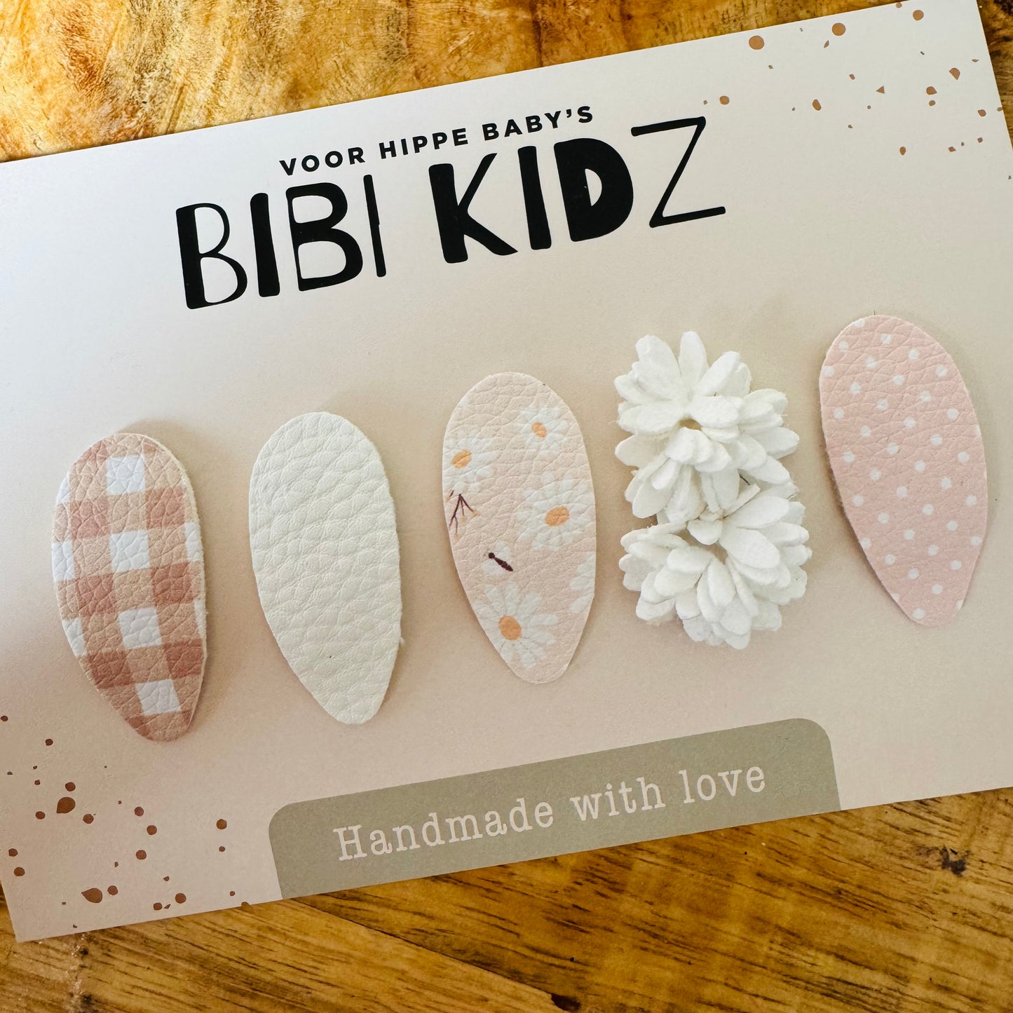 Setje 3 Saar Antislip Haarspeldjes - Bibi Kidz - Kinderhaarspeldjes en baby accessoires voor pasgeboren baby bij Bibi Kidz, zachte babykleding, speendoekjes, spenen en gepersonaliseerde kraamcadeaus voor baby’s.
