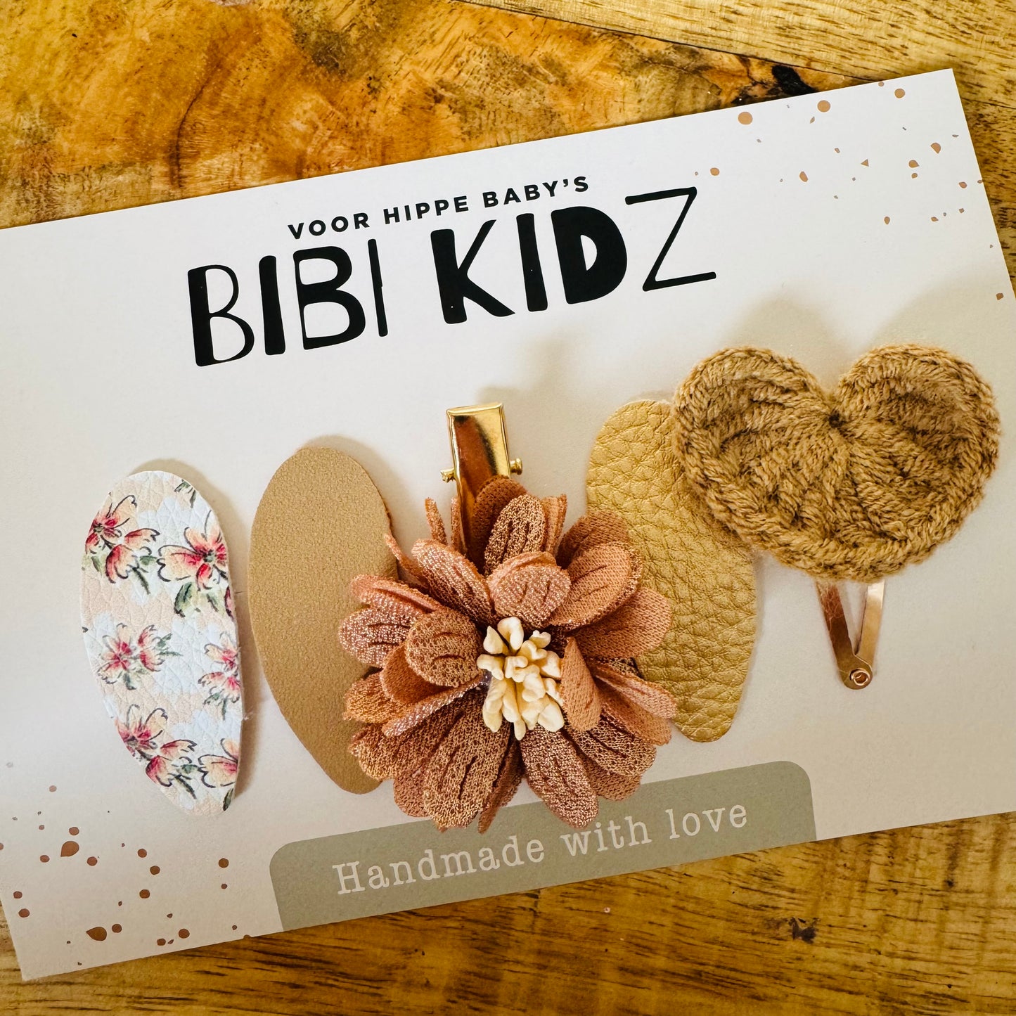 Setje 15 Suus Haarspeldjes bloem - Bibi Kidz - Kinderhaarspeldjes en baby accessoires voor pasgeboren baby bij Bibi Kidz, zachte babykleding, speendoekjes, spenen en gepersonaliseerde kraamcadeaus voor baby’s.