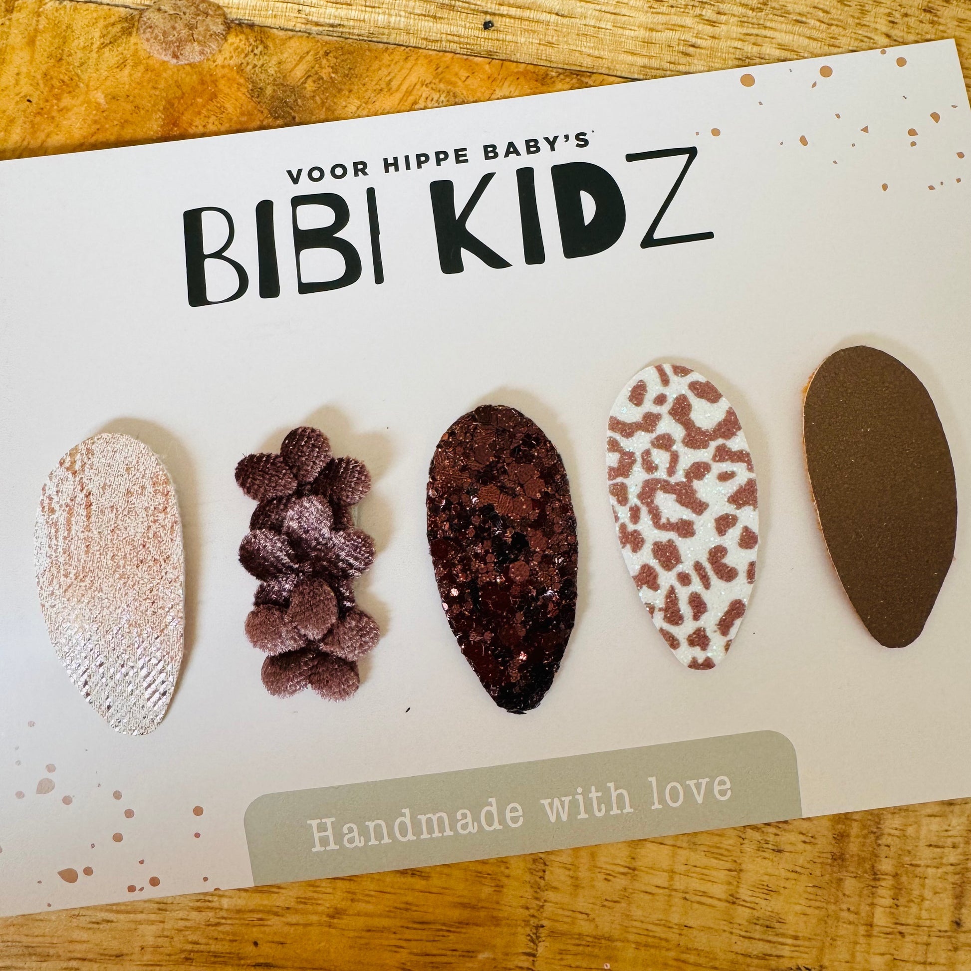 Setje 14 Saar Antislip Haarspeldjes - Bibi Kidz - Kinderhaarspeldjes en baby accessoires voor pasgeboren baby bij Bibi Kidz, zachte babykleding, speendoekjes, spenen en gepersonaliseerde kraamcadeaus voor baby’s.