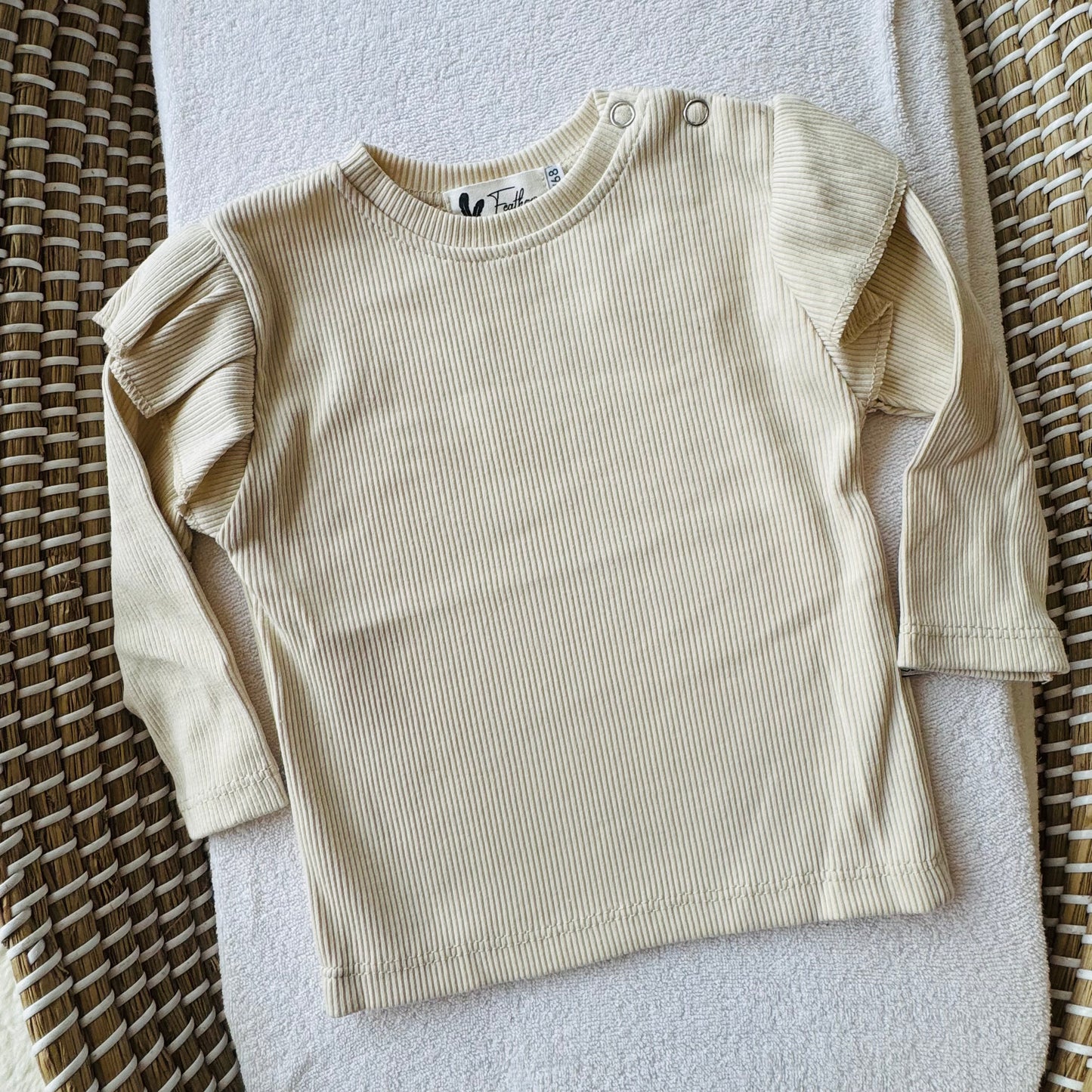 Shirtje Rib- Beige (maat 62/86)