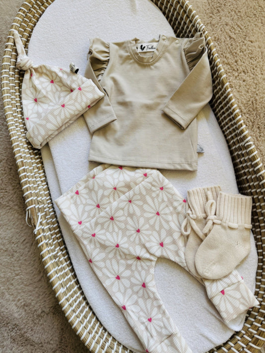 Broekje - Hartjes licht beige