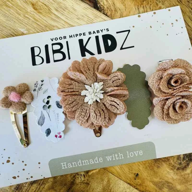 Setje 17 Haarspeldjes bloem