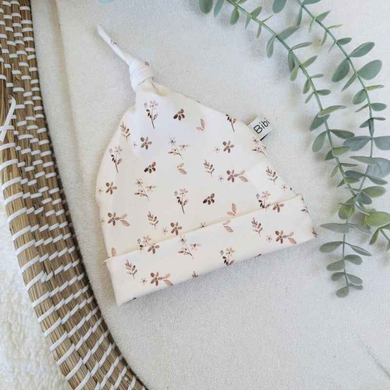 Mutsje - Beige Bloemen